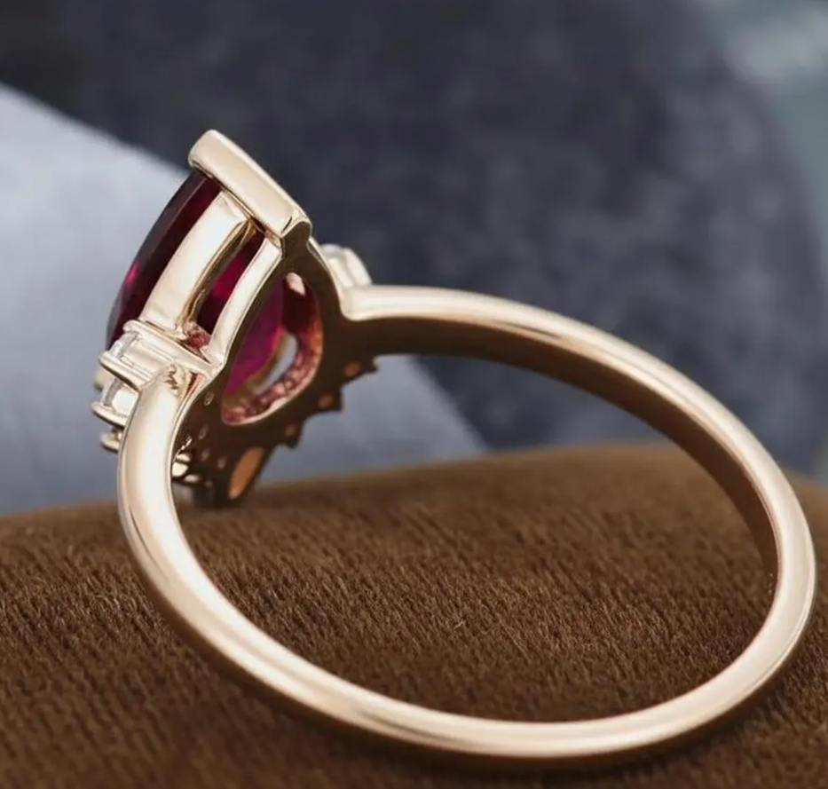 14K Gold Pear & Round Cluster Wedding Ring