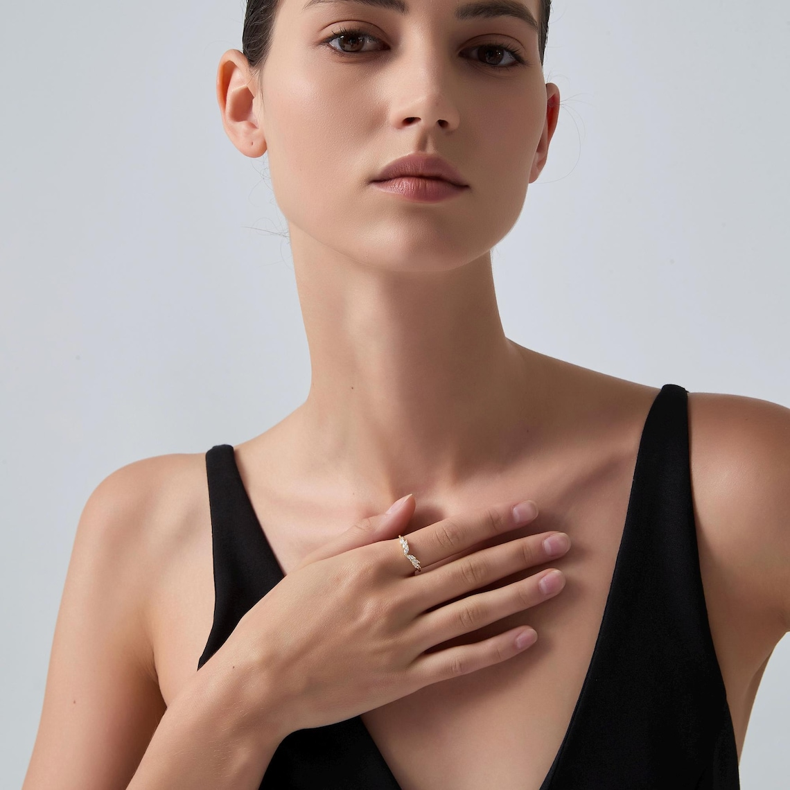 Dainty Angle Wing Thin Band Ring